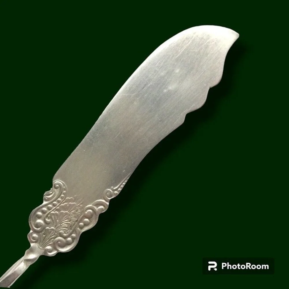 Rogers Nickel Silver INS389 Twisted Master Butter Knife-1915-Art Nouveau-Vintage